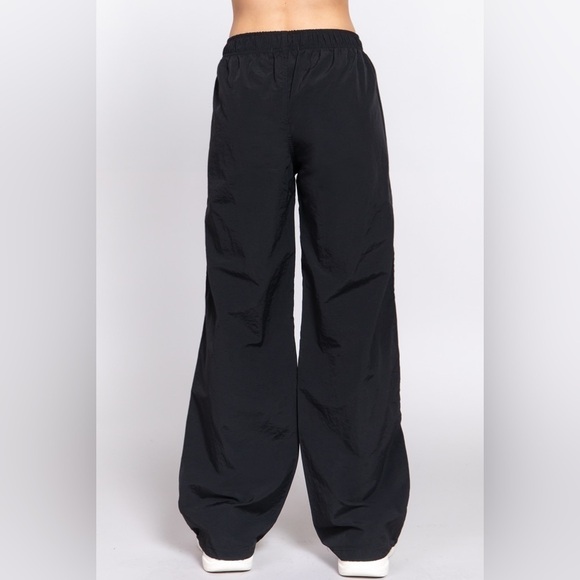 170. New Sleek Black Parachute Pants - Ultimate Comfort and Style - Picture 2 of 4
